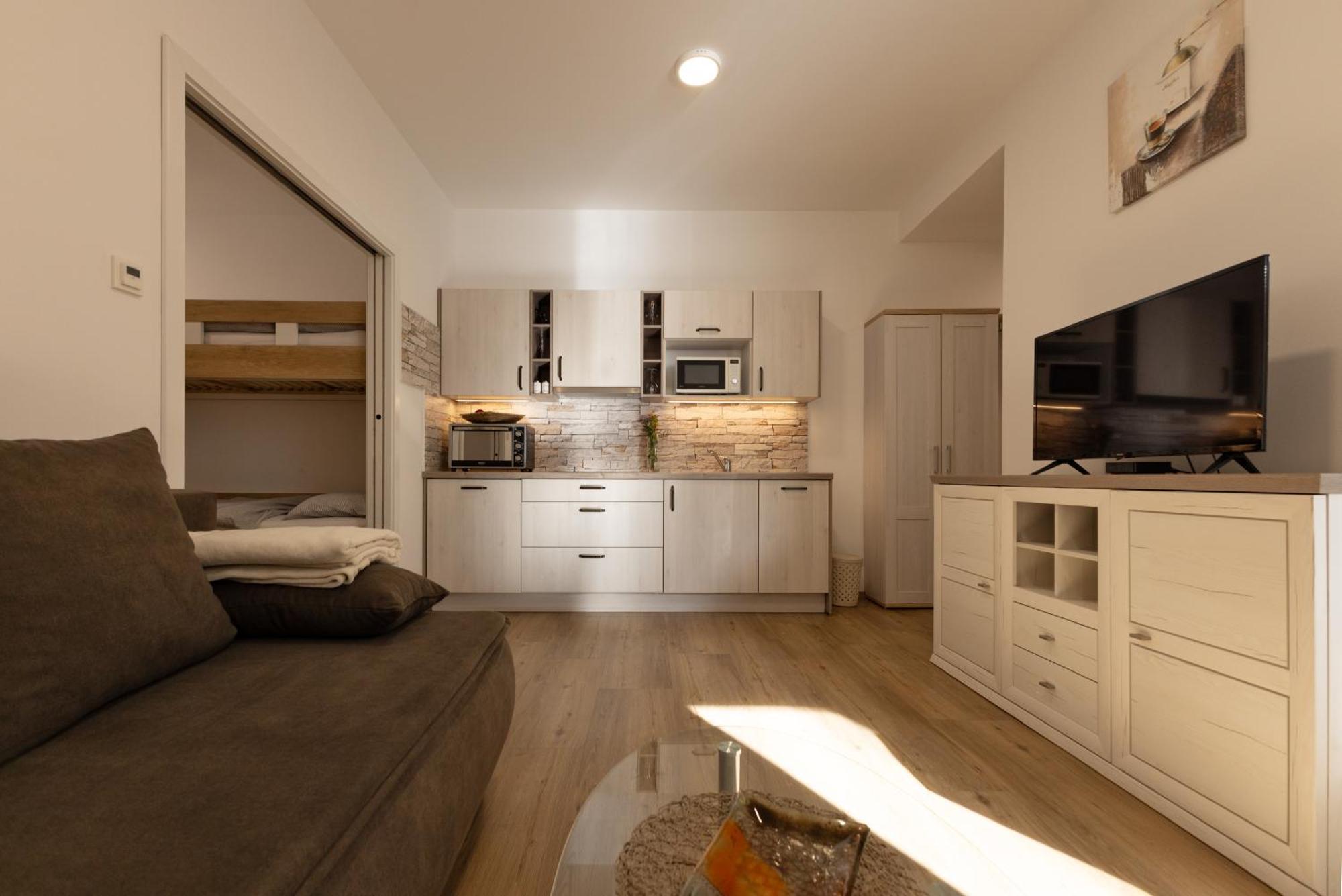 Apartmaji "La Vie Est Belle" Краньска Гора Экстерьер фото