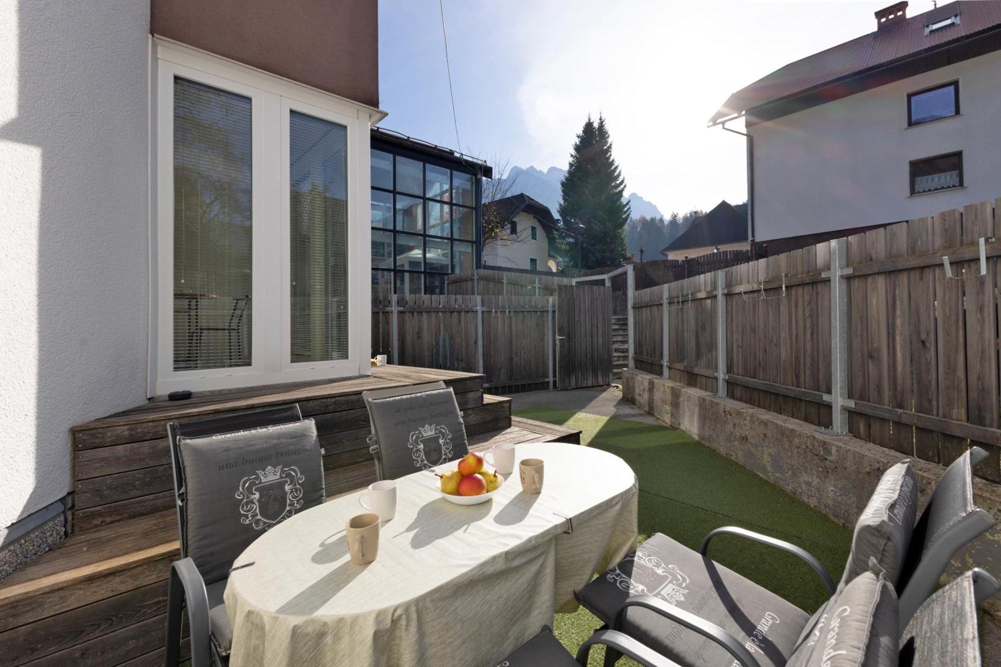 Apartmaji "La Vie Est Belle" Краньска Гора Экстерьер фото